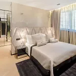 Posh Luxury شقة