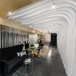 Posh Luxury شقة