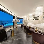 Posh Luxury شقة