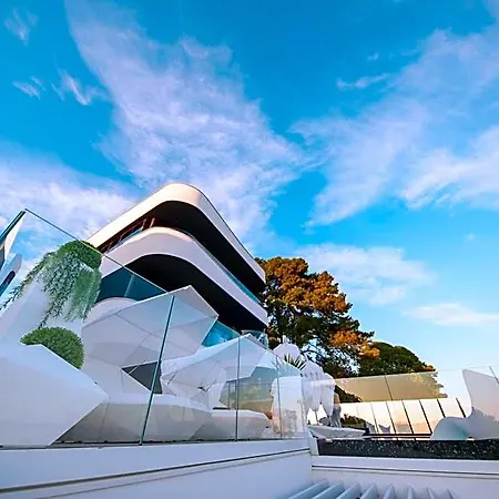 Posh Luxury *