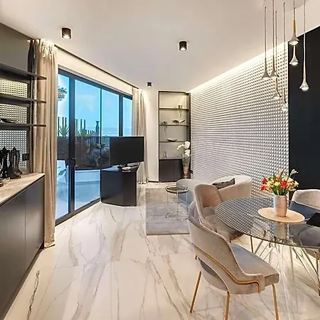 Posh Luxury *