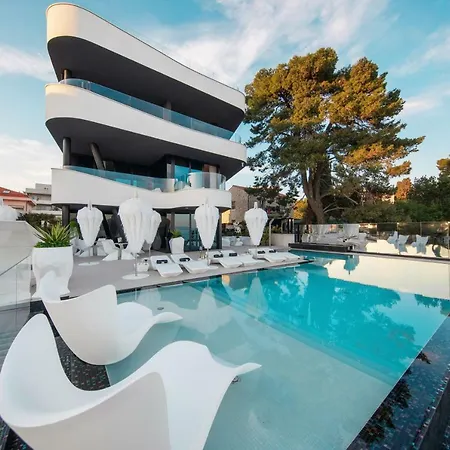 Posh Luxury 스플리트