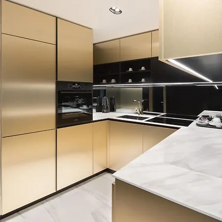 Posh Luxury Apartment *